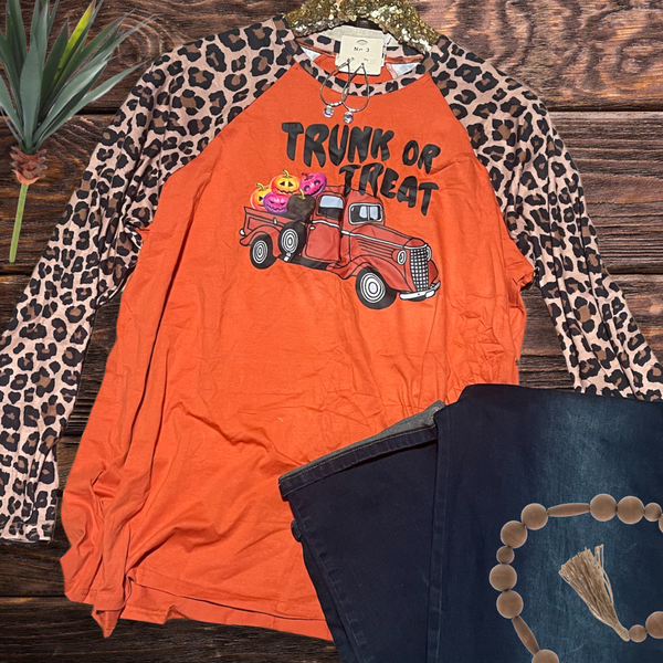 Trunk or treat top